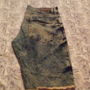 MENS REVOLUTION JEAN CUTT OF SHORTS SIZE 34